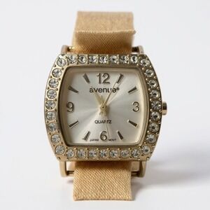 Avenue Gold Tone Crystal Rhinestone Bezel Quartz Watch Snap Band Women